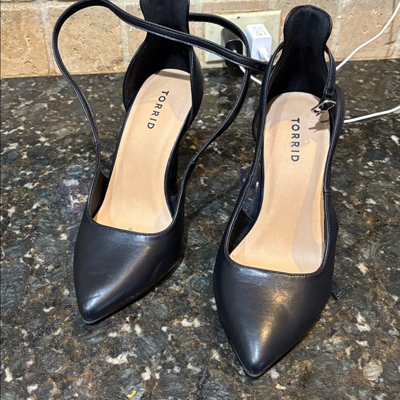 Torrid Ankle Strap Black Heels! 9W - Picture 2 of 5